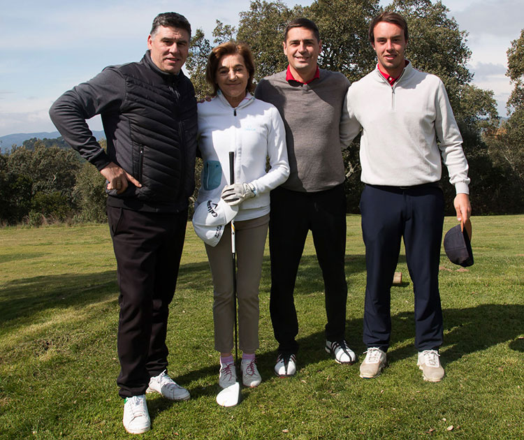Blanca Fernández Ochoa posando junto a Víctor Pastor, Juanma Pérez y David Jurado