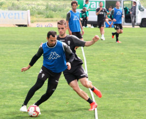 Miguel de las Cuevas intentando marcharse de Carbonell
