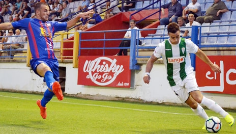 El Córdoba solamente ganó una vez en Almendralejo en partido oficial