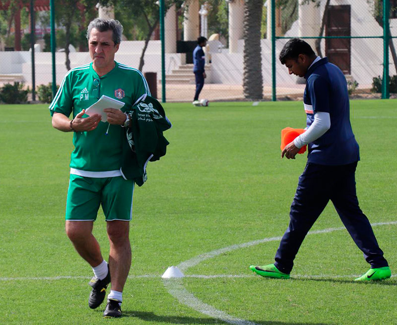 Pepe Murcia antes de ponerse en faena en un entrenamiento en Qatar