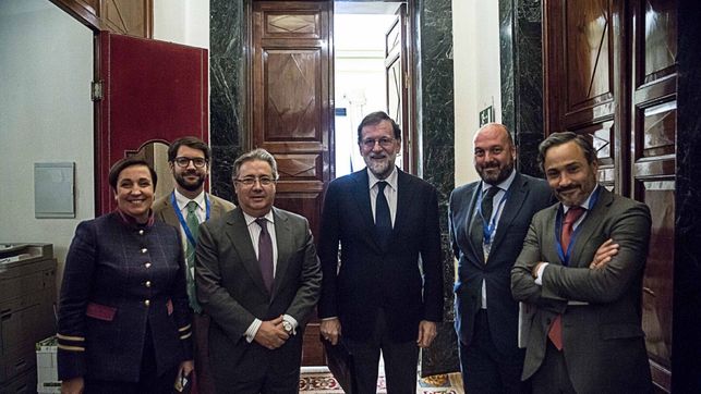 Zoido, junto a Rajoy, y de izquierda a derecha Fernando Matres, Francisco L. Pérez Guerrero y Santiago Martínez Vares