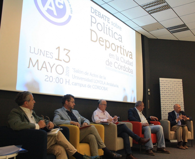 Los representantes de PP, Ciudadanos, IU y PSOE debatieron en Loyola sobre política deportiva