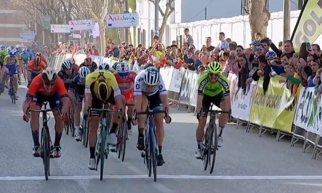 Matteo Trentin se llevó la etapa 'cordobesa' de la Vuelta Ciclista a Andalucía