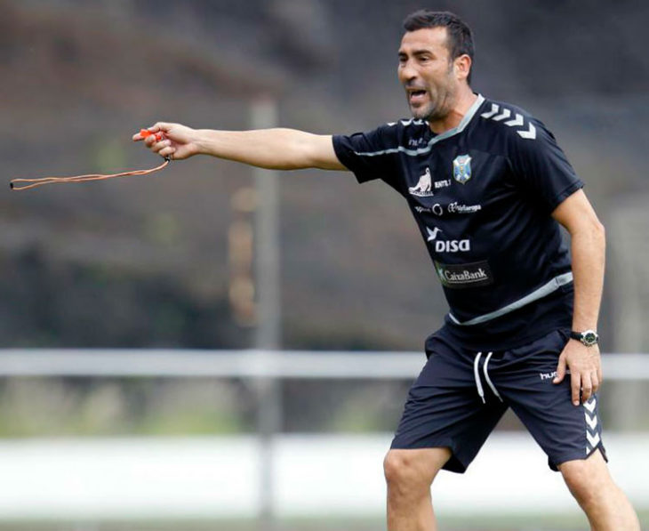 Raúl Agné en un entrenamiento con el Tenerife hace cuatro años