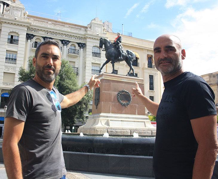 Rafa Clavero (i) y Alfonso Espejo (d) evocando al Gran Capitán recordando el ascenso de Cartagena hace 20 años y confiando en el próximo y necesario para el Córdoba