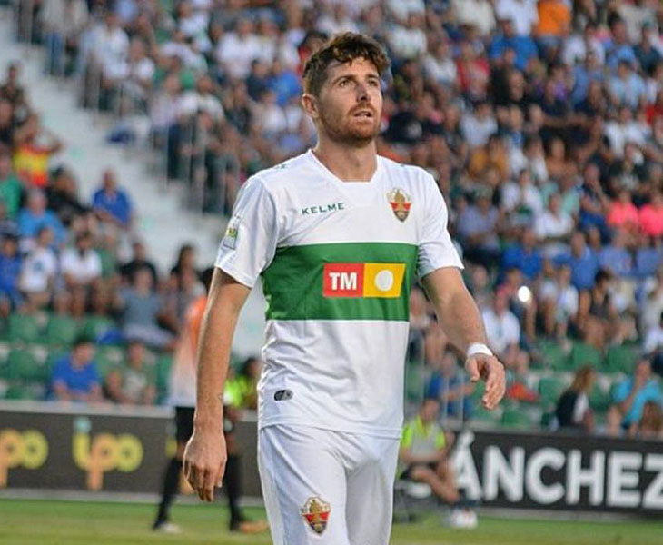 Javi Flores ha tomado una decisión más fuerte que la razón desde luego
