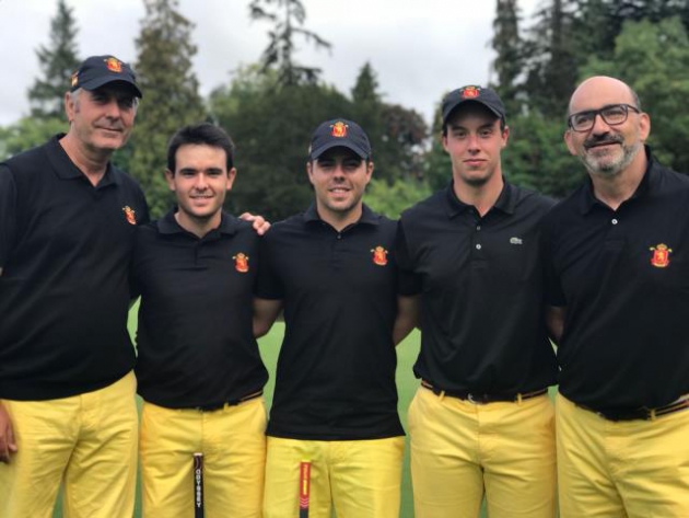 Víctor Pastor con sus compañeros de la selección española