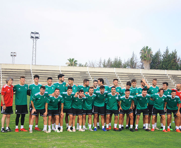 Enrique Martín y el plantel con el que empezó la pretemporada ¿Cuántos la terminarán?