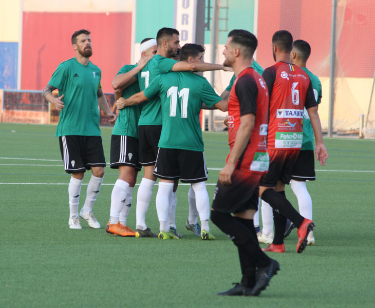Los jugadores del Córdoba celebrando el tanto de José Antonio