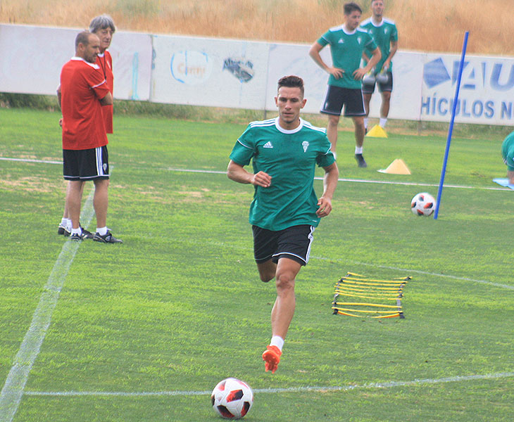 Victor Mena ya no es del Córdoba CF