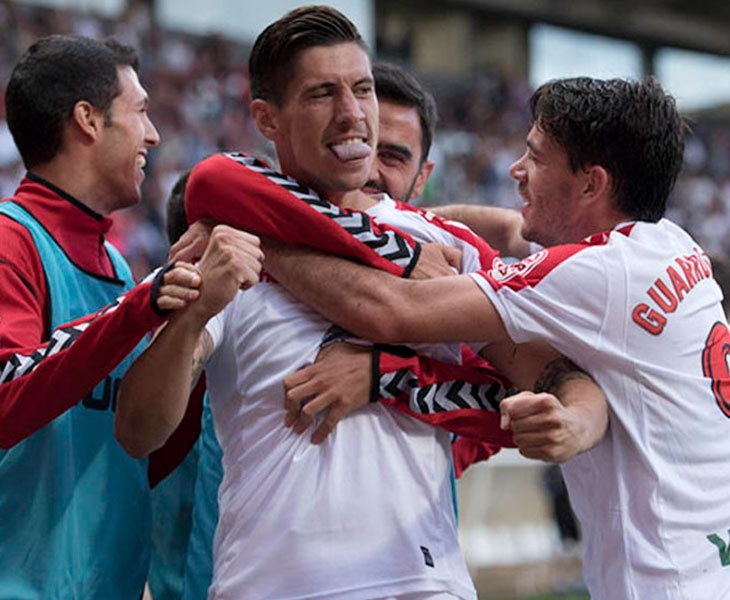 El chicharrero Yeray González celebrando un gol con la Cultural Leonesa