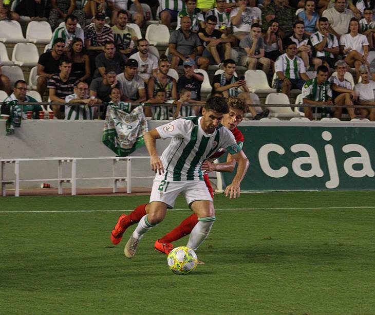 Javi Flores intentando inventar con su magia. Autor: Paco Jiménez