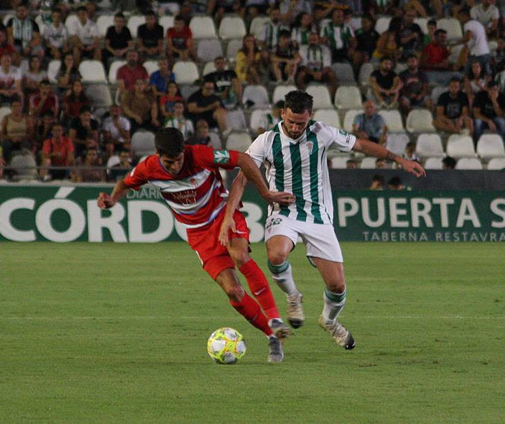 Sebas Moyano en el debut liguero contra el Recreativo Granada. Autor: Paco Jiménez