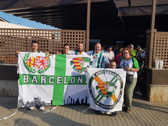 La peña Sangre Blanquiverde se desplazó des Cataluña para seguir animar al Córdoba en Villarrubia de los OjosLa peña Sangre Blanquiverde se desplazó des Cataluña para seguir animar al Córdoba en Villarrubia de los Ojos