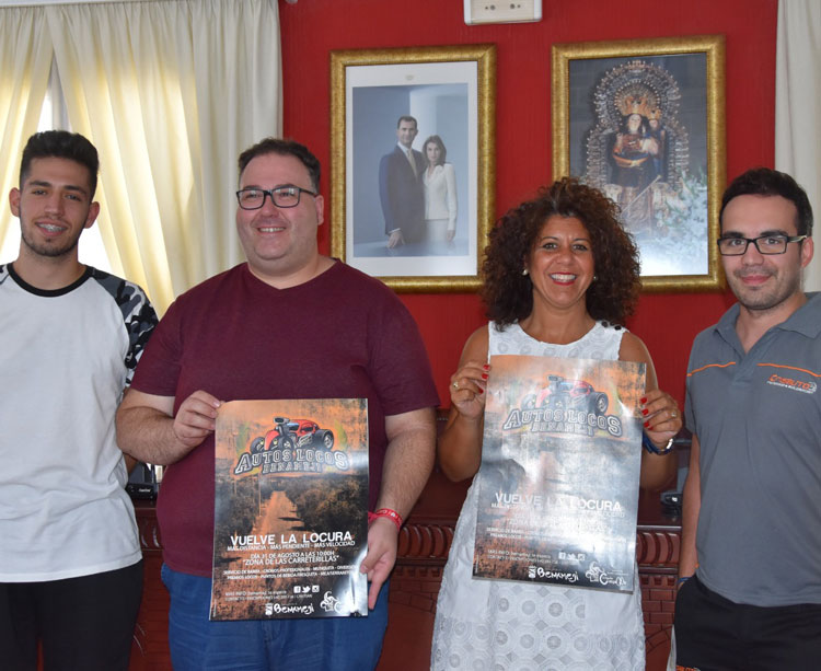 La presentación de la Carrera Autos Locos con la alcaldesa de Benamejí, Carmen Lara