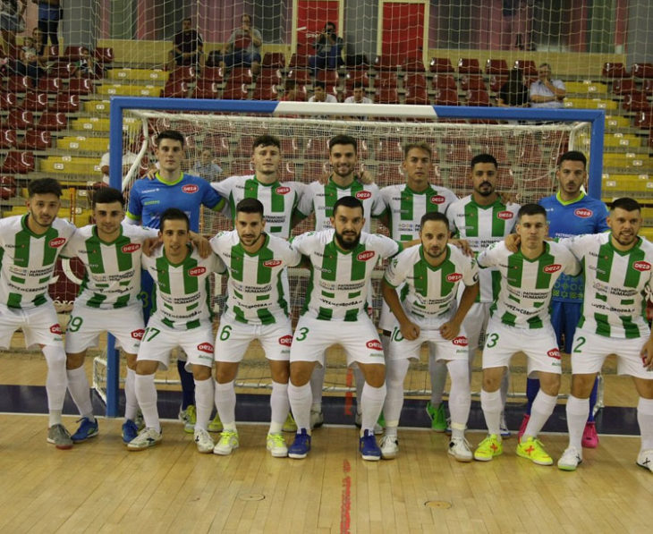 El Córdoba Patrimonio de la Humanidad posando con sus nuevas equipaciones