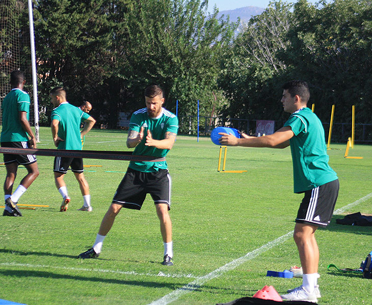Chus Herrero y el juvenil Fran Gómez entrenando al margen del grupo