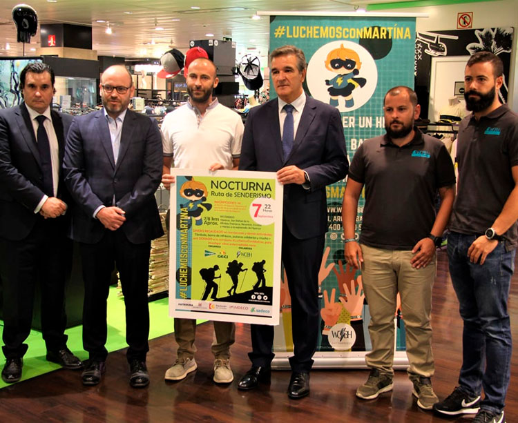 Bernardo Jordano junto al director de El Corte Inglés, Juan Miranda, y el equipo técnico de El Corte Inglés con Javier Escobar a la cabeza