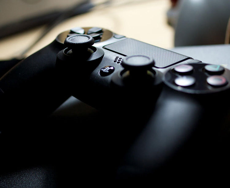 Uno de los mandos clásicos para jugar a los eSports