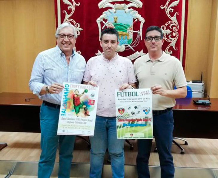 Mariano Jiménez junto al concejal de deportes del Ayuntamiento pontano, José Antonio Gómez, y Francis Cabeza, mandatario del Salerm Cosmetics