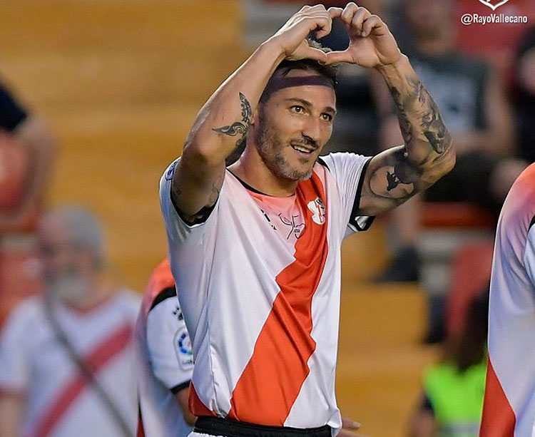 Piovaccari celebrando su primer gol con el Rayo