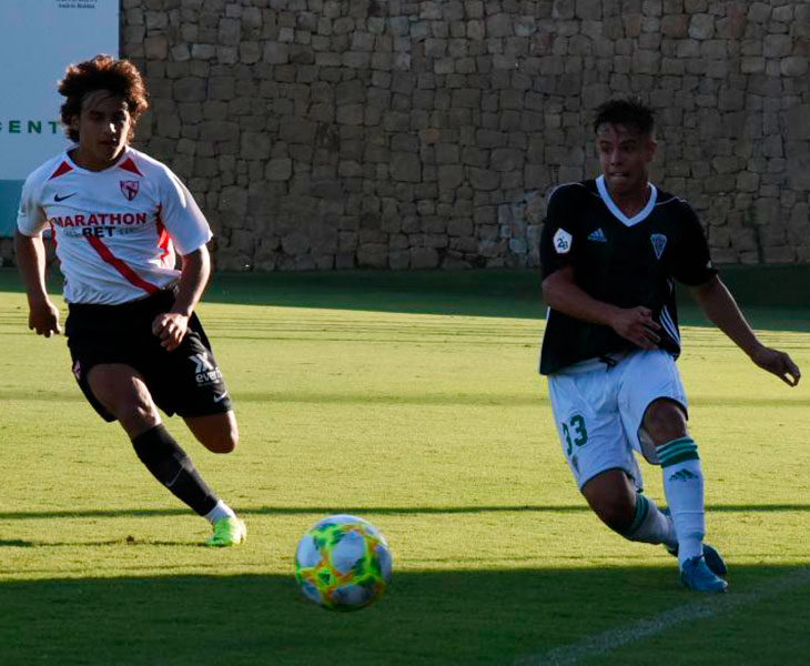 Samu estuvo activo por su banda. Foto: Córdoba CF