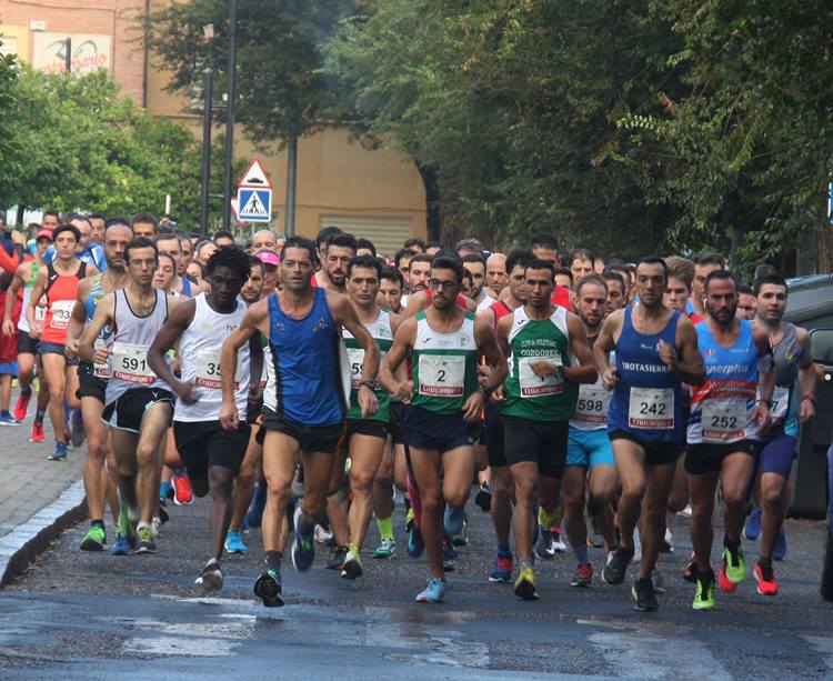 Primeros metros de la Carrera Popular de la Fuensanta