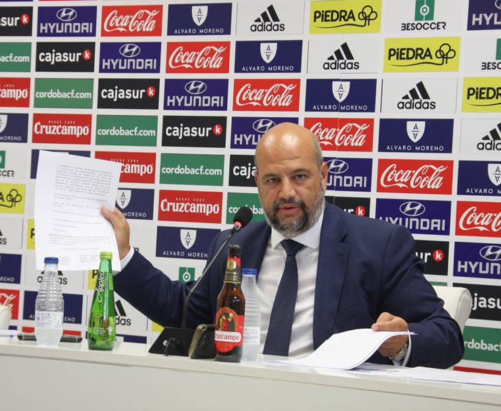 Enrique Rodríguez Zarza papel en mano