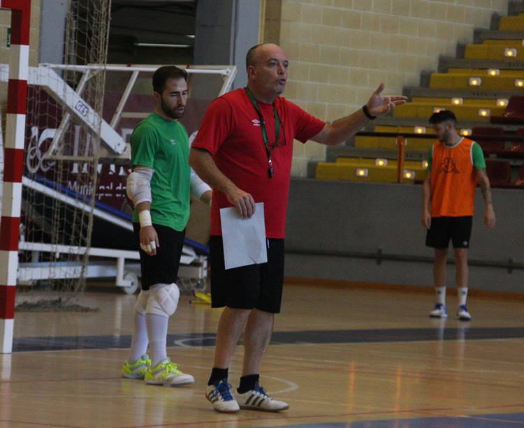 Maca corrige a sus pupilos algunas acciones