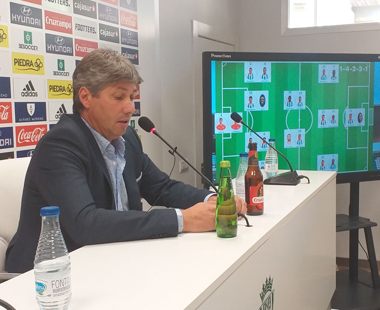 Alfonso Serrano en otro momento de su comparecencia
