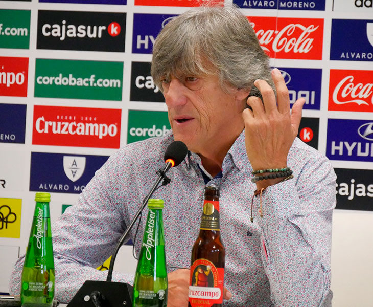 Enrique Martín en sala de prensa.