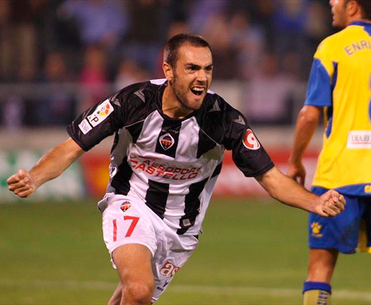 Guzmán Casaseca celebrando un gol con el Badajoz ante el CádizGuzmán Casaseca celebrando un gol con el Badajoz ante el Cádiz