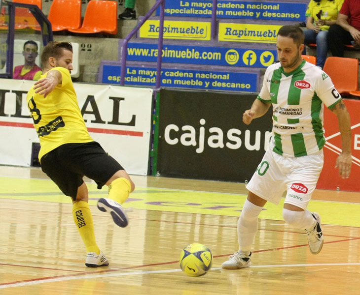 Manu Leal en el partido en La Salobreja