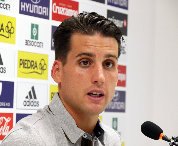 Juanto Ortuño en la sala de prensa de El Arcángel tras su segundo gol como blanuiverde con otro penalti que le daba el triunfo al Córdoba