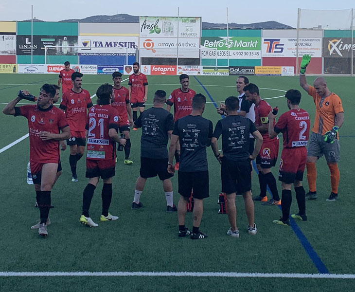 Los jugadores pontanos se estrenaron con victoria en casa. Foto: @salermpg