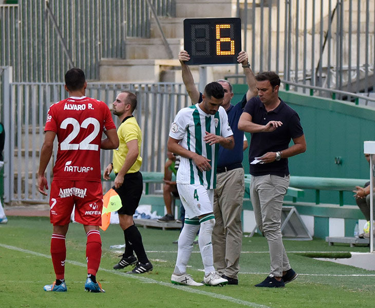 Víctor Ruiz en el momento de su sustitución ante el Real Murcia