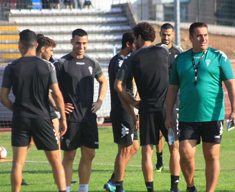 Sandoval con sus hombres en El Fontanar. Foto: Diego Álvarez