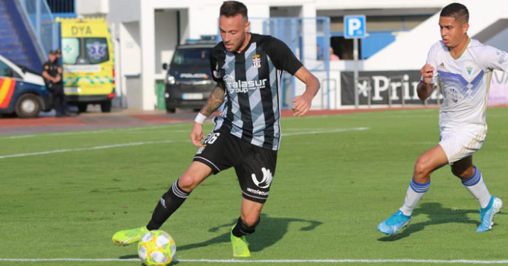 El jugador albinegro José Ángel en el partido de Marbella. Foto: FC Cartagena