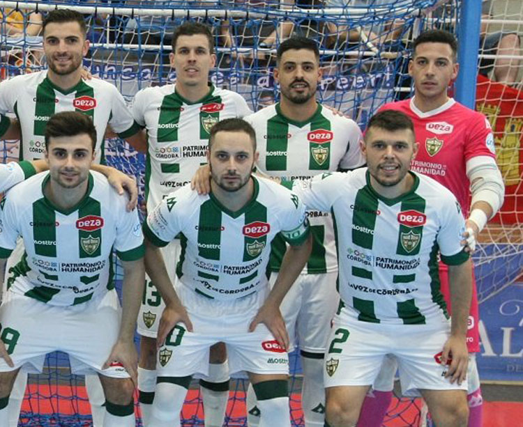 Jesús Rodríguez, arriba junto a Cristian y Keko en la formación blanquiverde