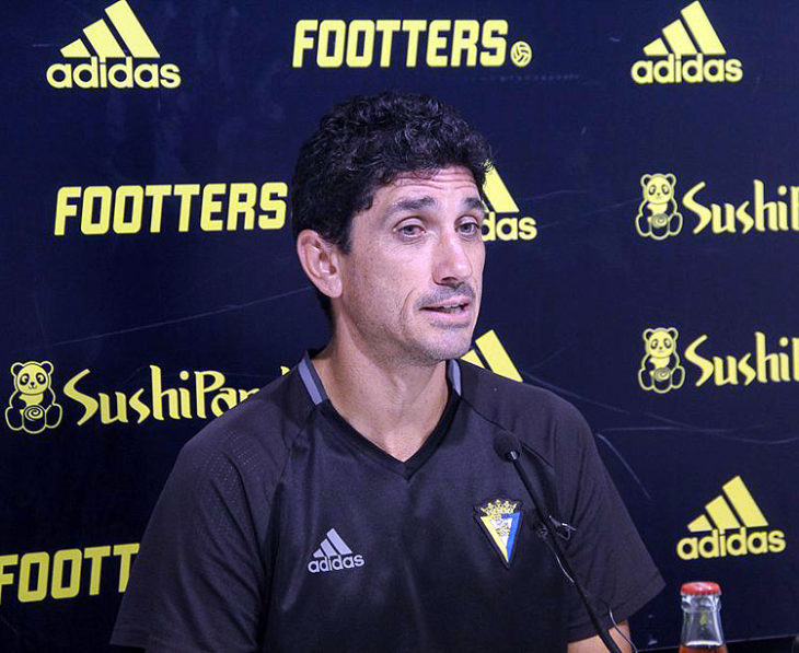 Juanma Pavón, entrenador amarillo. Foto: Cádiz CF