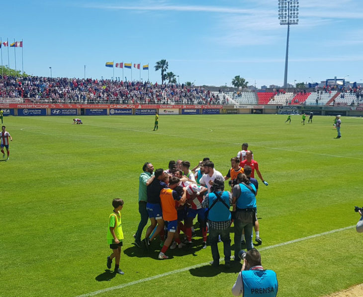 Una imagen del Nuevo Mirador en el partido que clasificó al Algeciras para la última y exitosa fase de ascenso. Foto: Hora Sur