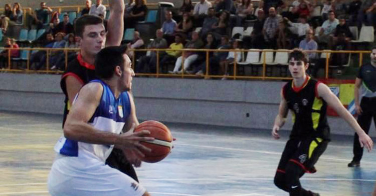 El Peñarroya trabajó mucho en defensa para lograr el triunfo. Foto: Xerez CD Baloncesto