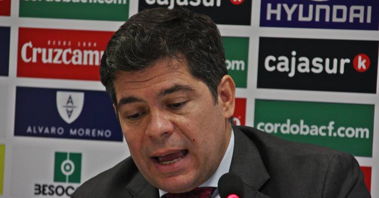 Francisco Estepa en su primera aparición en la sala de prensa de El Arcángel.