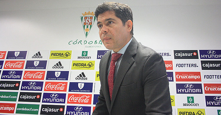 Francisco Estepa a su llegada a la sala de prensa de El Arcángel