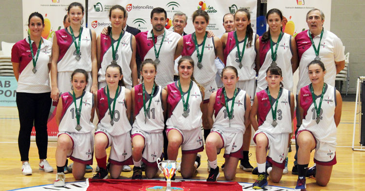 Las jugadoras cordobesas con sus trofeos. Foto: FAB