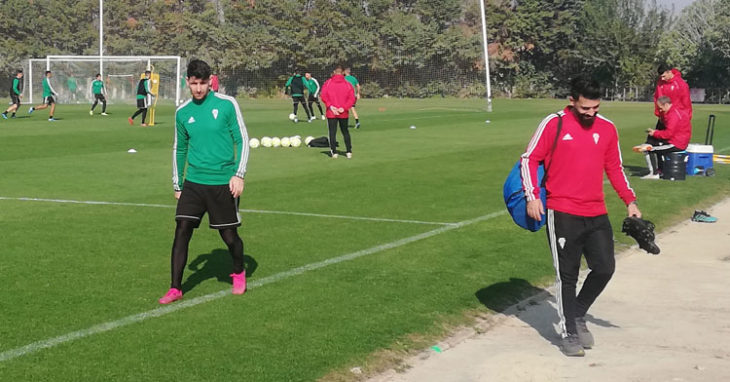 Javi Flores se marcha del entrenamiento nada más empezar. Autor: Paco Jiménez