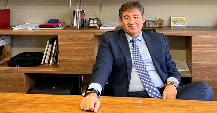 Javier González, cara visible de Crowe