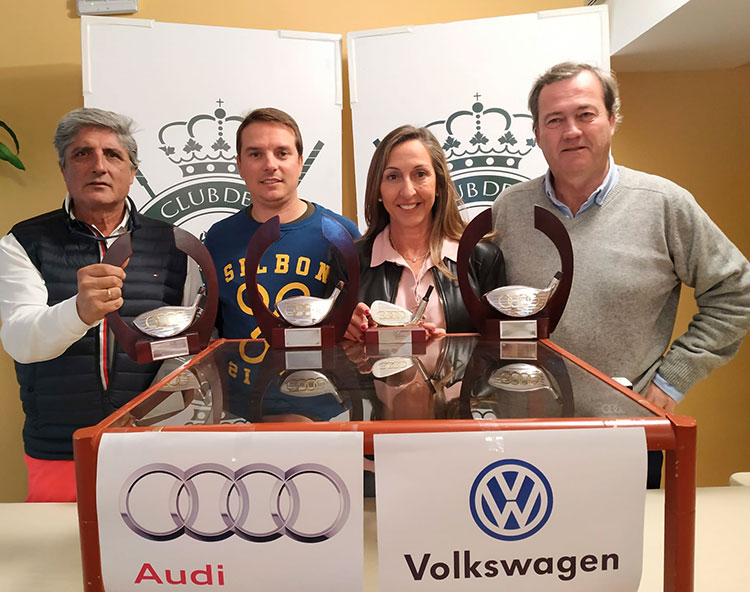 De izquierda a derecha Javier Gersol, Juande Benítez, María Ángeles de la Torre y Francisco Romero, los vencedores del Torneo Safamotor 2019