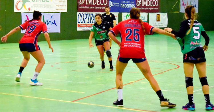 Malena Guerisoli en un ataque de las fuensantinas