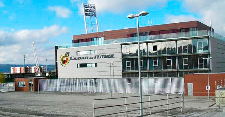 La sede de la Real Federación Española de Fútbol en la Ciudad del Fútbol de Las Rozas